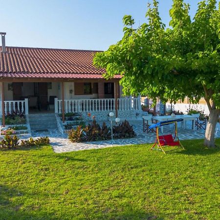 Вилла Seaside Retreat For Families And Pets Мессиния Экстерьер фото
