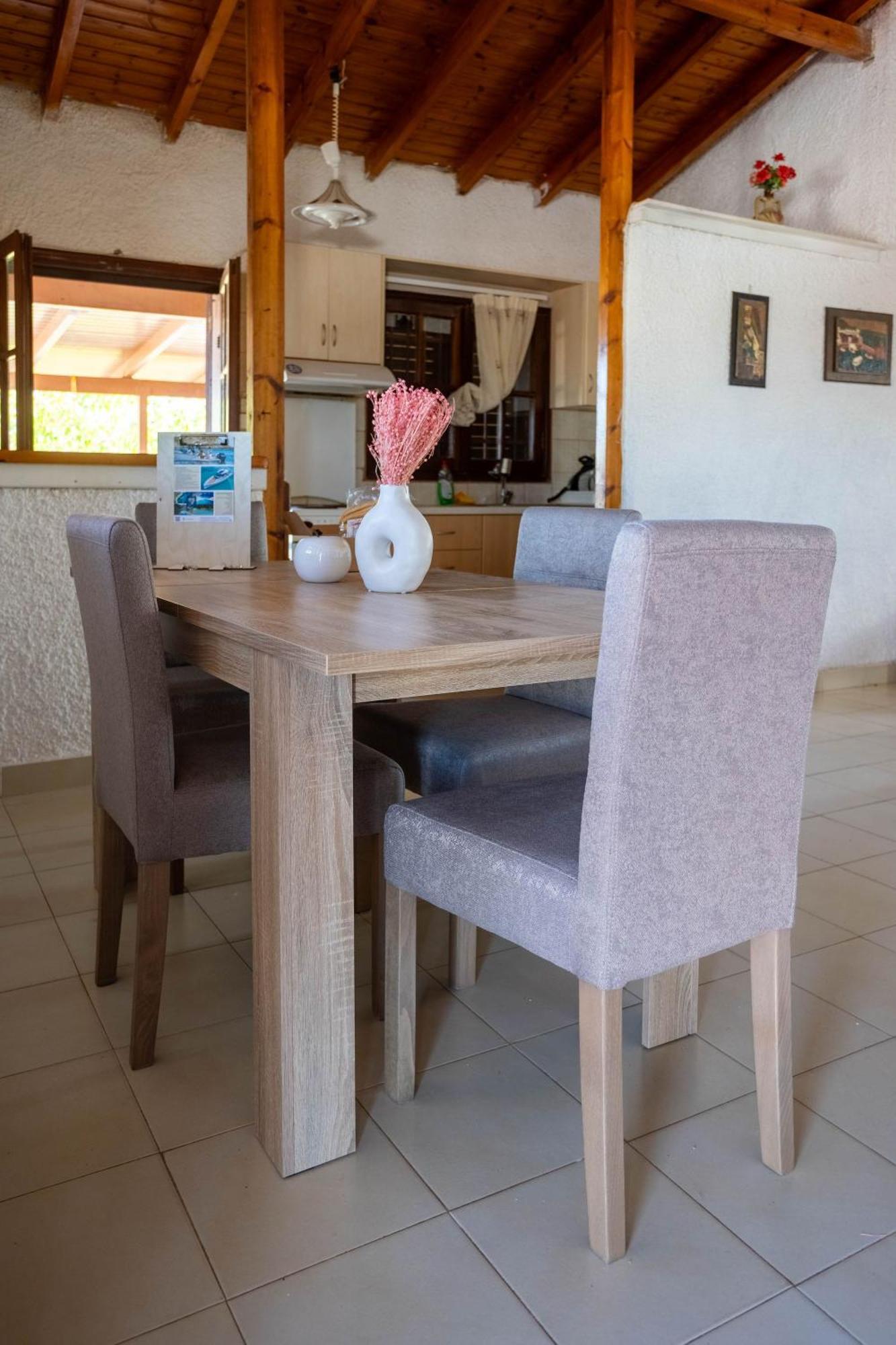 Вилла Seaside Retreat For Families And Pets Мессиния Экстерьер фото
